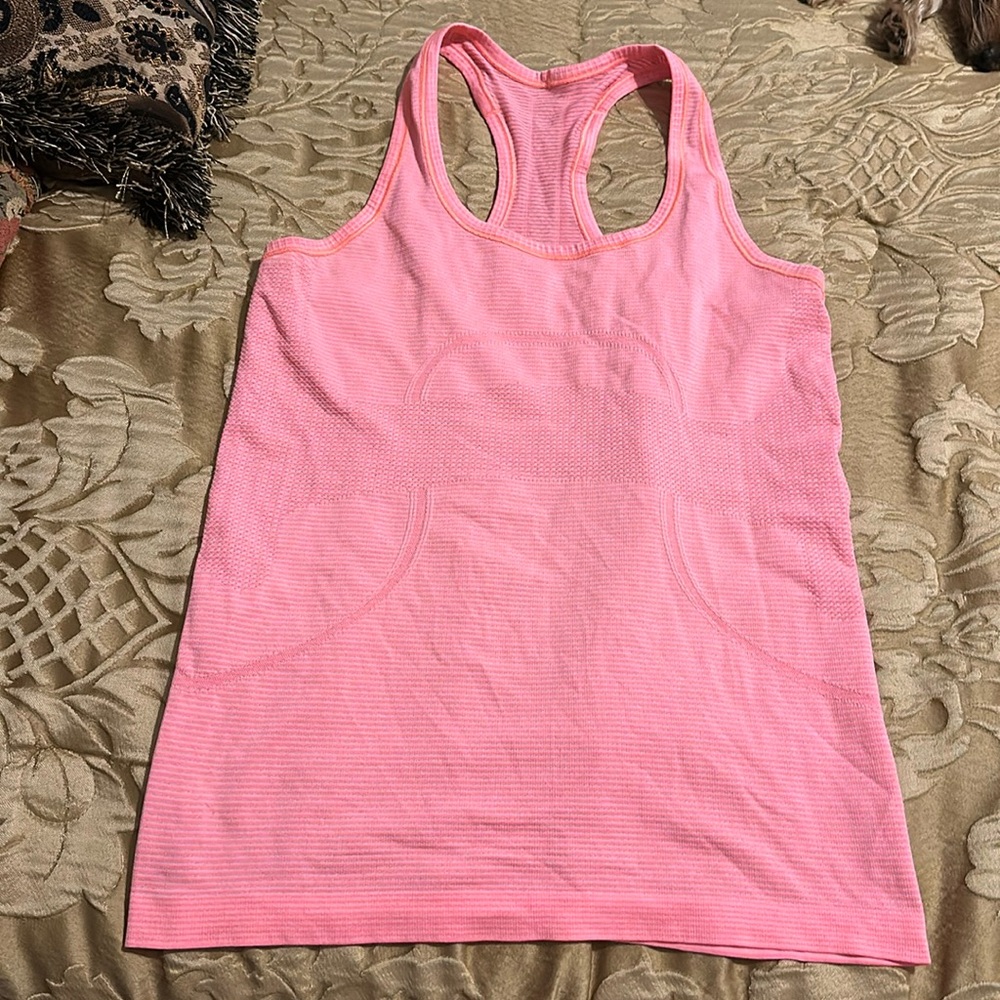Lululemon top